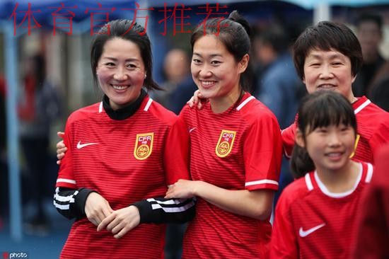 玫瑰再绽放 | 2019国际足联女足世界杯奖杯巡展·中国站在上海举行