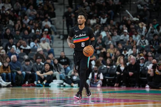 卡斯尔半场8投仅1中仅得到4分4失误，哈珀则3中0没有得分